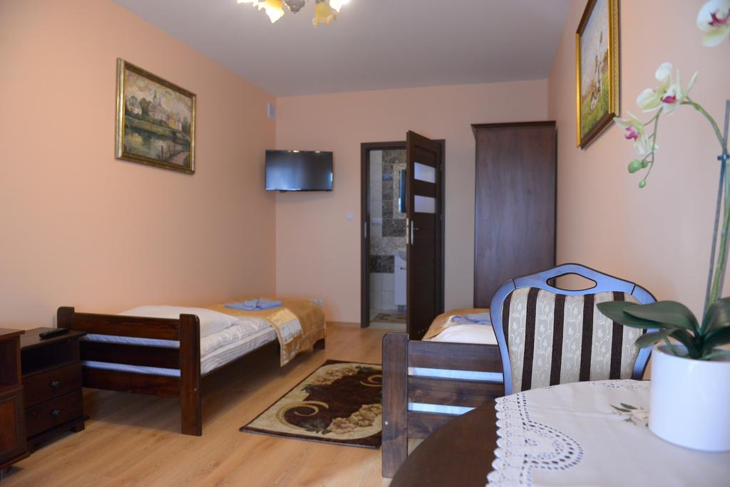 Hotelik Pod Lwami Malaszewicze Duze Buitenkant foto